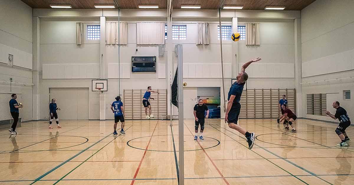 Artikkelin Serviti, serviti, kallis Kalevite poega – Eestlaste võrkpalliklubi Soomes otsikkokuva